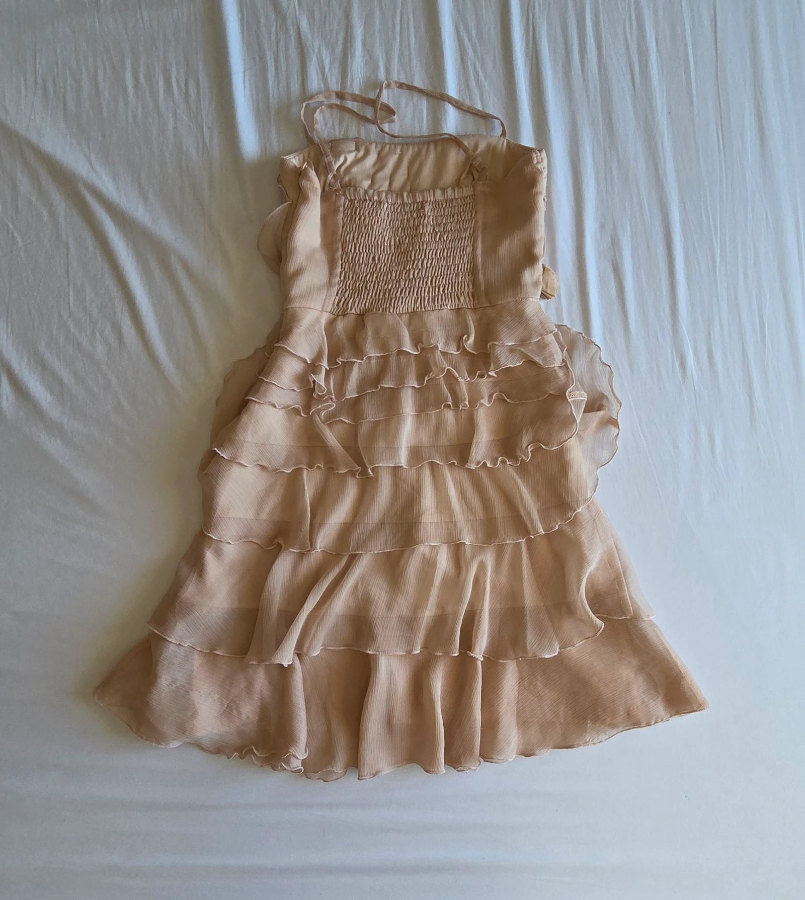 Robe corta nude Patrice Bréal S 36, vestido de noche con volantes y flores – photo 3